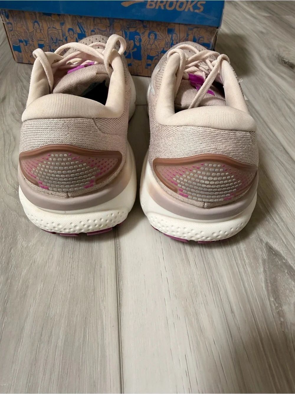 Brooks ghost 16